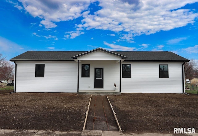 104 W Prairie St, Camp Point, IL 62320 - photo 1