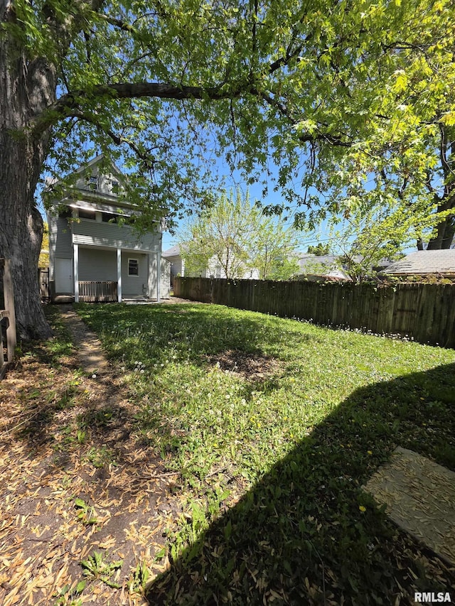2141 W 4th St, Davenport, IA 52802 - view of yard with a fenced backyard