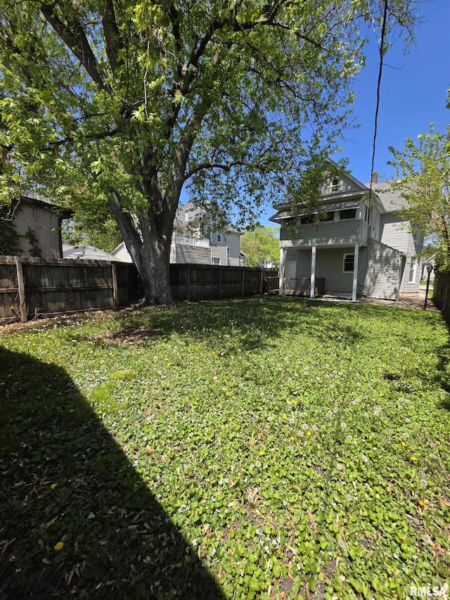 2141 W 4th St, Davenport, IA 52802 - view of yard with a fenced backyard