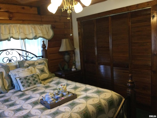 5453 Cherokee Ln, Carbondale, IL 62901 - bedroom with rustic walls