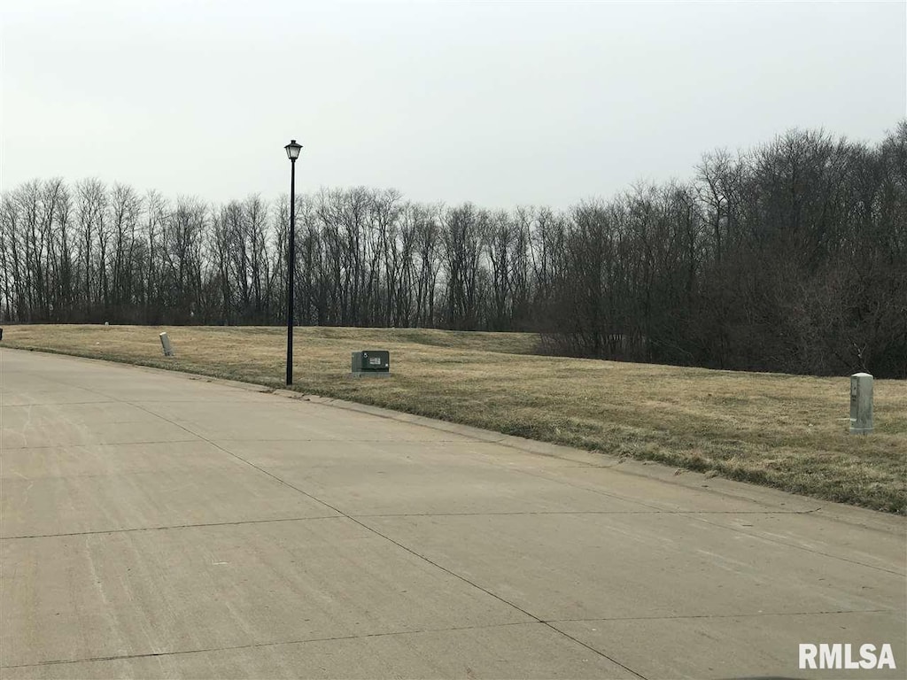 3340 Covington Dr, Davenport, IA 52802