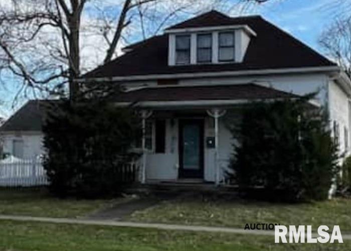view of front of house featuring a porch