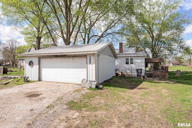 view of detached garage