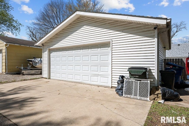 1117 S Ohio Ave, Davenport, IA 52802 - view of detached garage