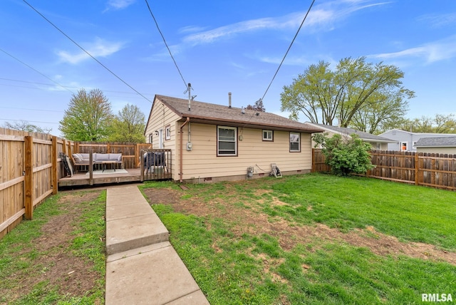 1925 N Fairmount St, Davenport, IA 52804 - ranch-style house with fence and a front yard