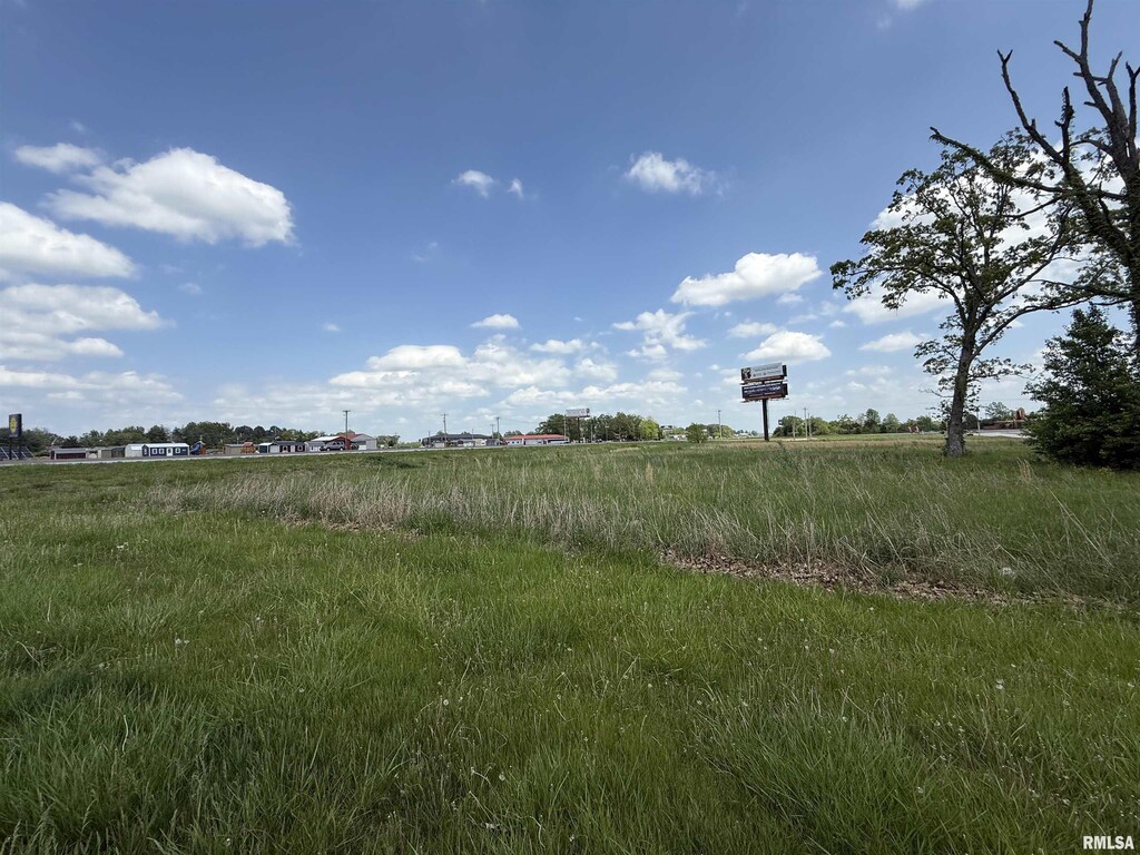 001 Clark St, Carterville, IL 62918
