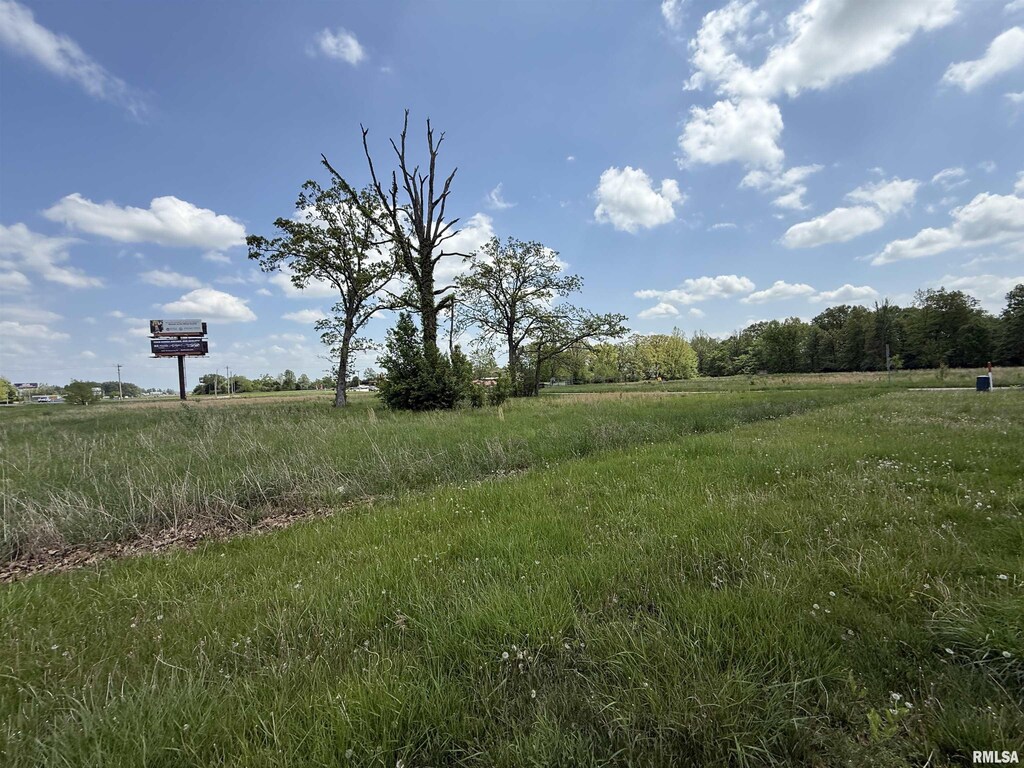 001 Clark St, Carterville, IL 62918
