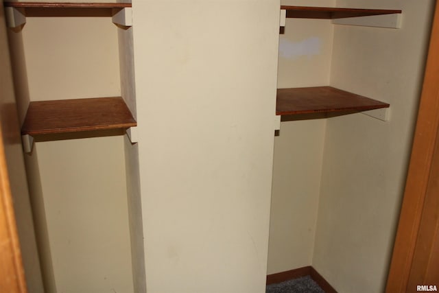 2107 W 38th Pl, Davenport, IA 52806 - view of closet