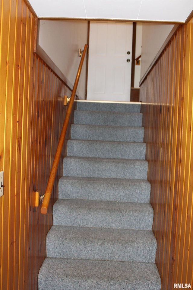 2107 W 38th Pl, Davenport, IA 52806 - stairs with wood walls
