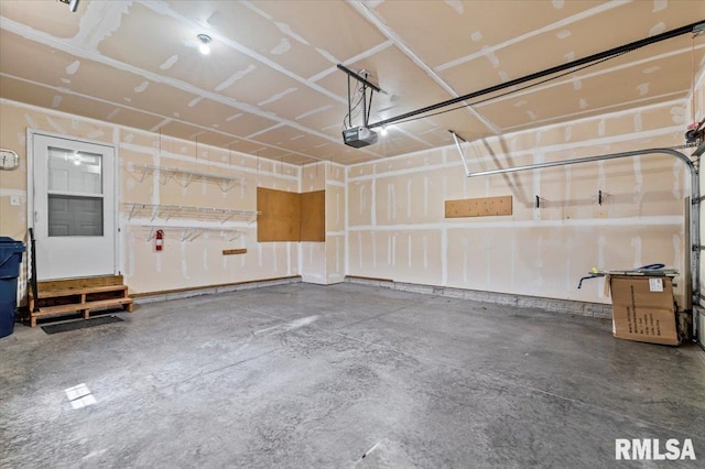 5200 Villa Dr, Davenport, IA 52806 - garage with a garage door opener