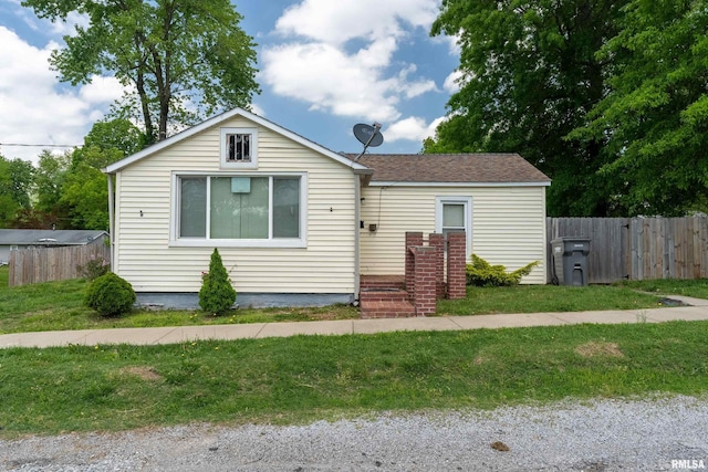 510 W Idaho Ave, Carterville, IL 62918 - view of front of house featuring a shingled roof