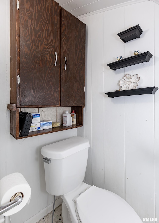 bathroom featuring toilet