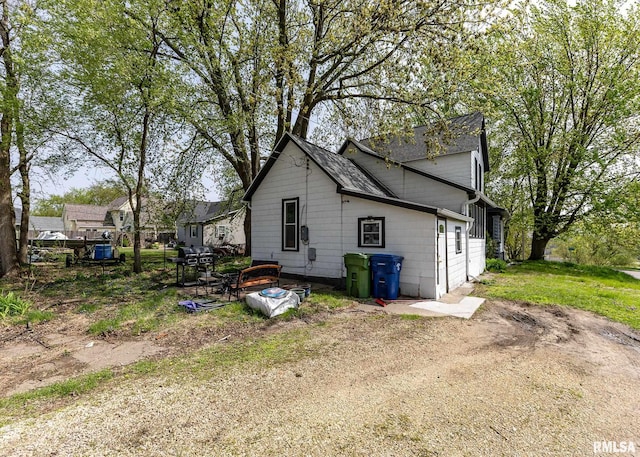 view of side of property