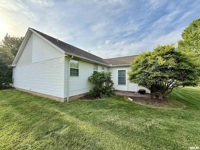 106 Jeremy Dr, Carterville, IL 62918 - view of side of property featuring a yard