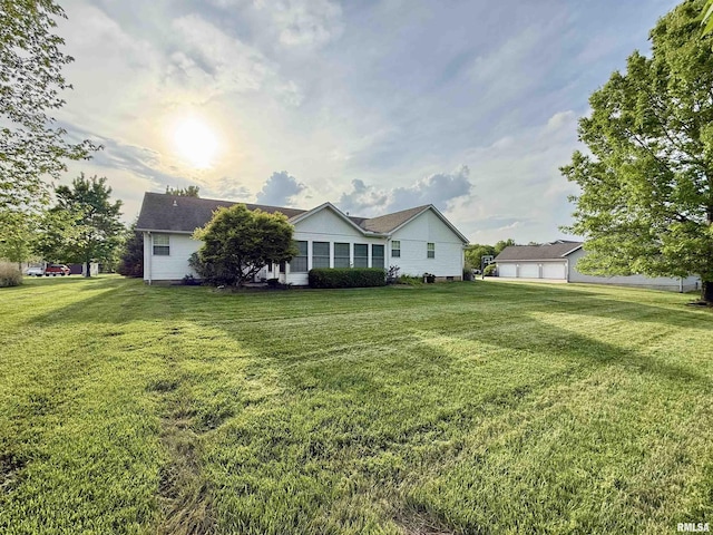 106 Jeremy Dr, Carterville, IL 62918 - ranch-style house with a front yard