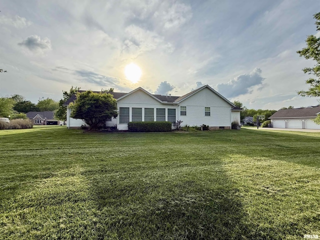 106 Jeremy Dr, Carterville, IL 62918 - ranch-style home with a front yard