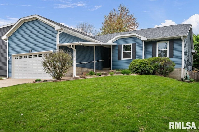 ranch-style home with roof with shingles, a garage, driveway, and a front yard