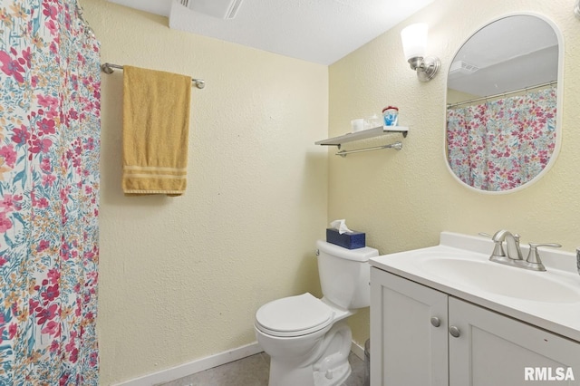 full bath with vanity, baseboards, curtained shower, and toilet