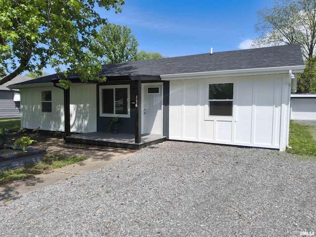 116 Ballantine St, Duquoin, IL 62832 - single story home featuring board and batten siding, covered porch, and a shingled roof