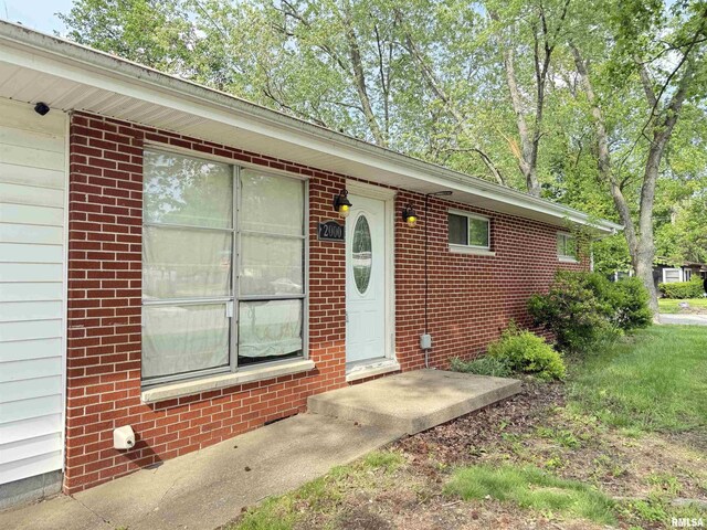 2000 W Gray Dr, Carbondale, IL 62901 - doorway to property with brick siding
