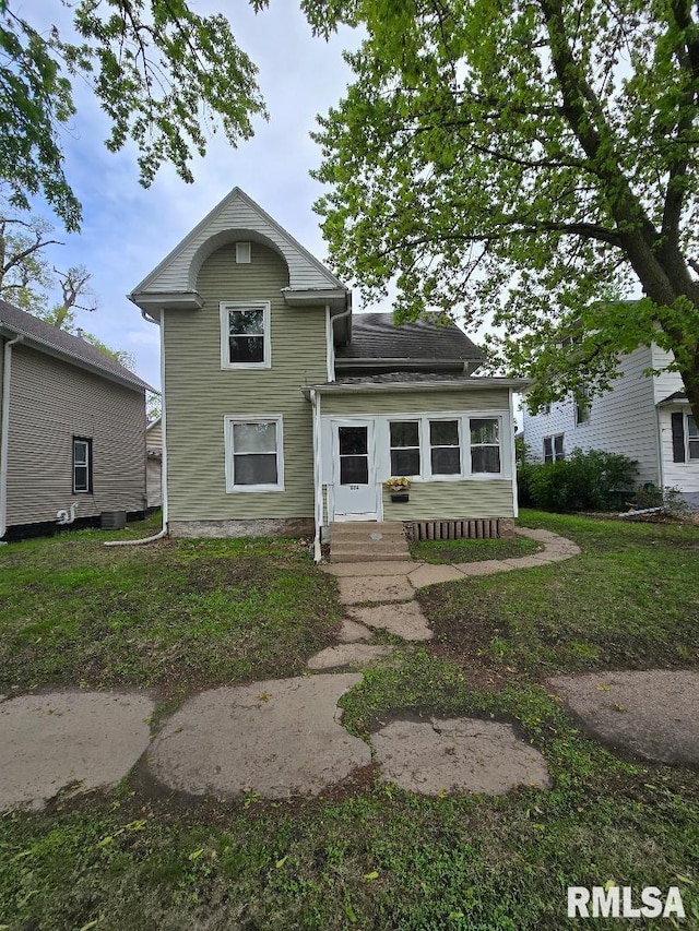 view of front of house with entry steps