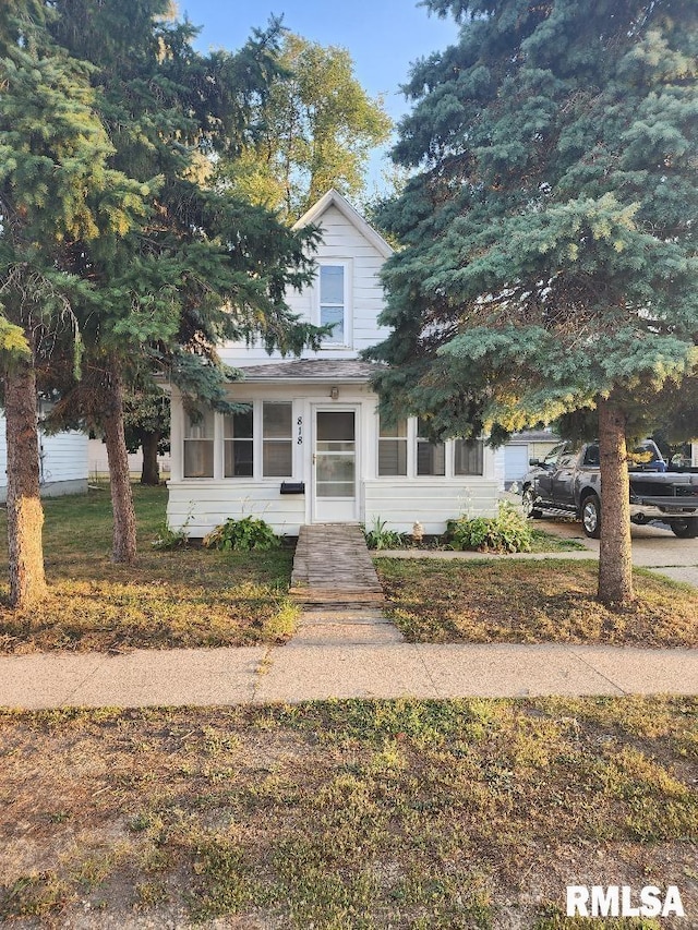 818 16th Ave, Fulton, IL 61252 - view of front of house