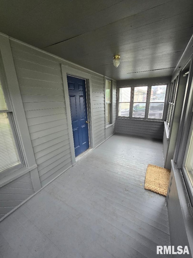 818 16th Ave, Fulton, IL 61252 - view of unfurnished sunroom