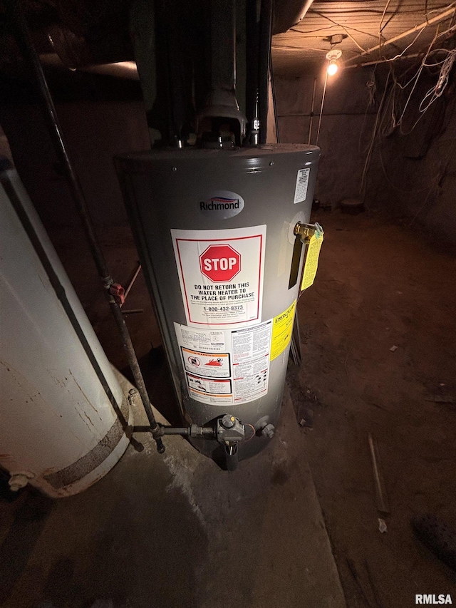717 NE 2nd St, Galva, IL 61434 - utilities featuring water heater