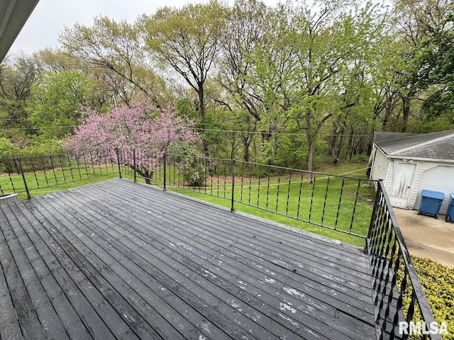 4528 5th St Unit B, East Moline, IL 61244 - view of wooden deck