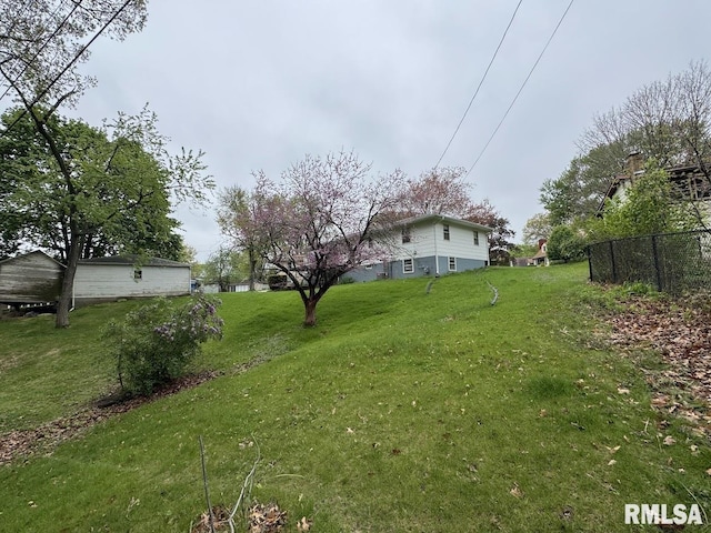 4528 5th St Unit B, East Moline, IL 61244 - view of yard