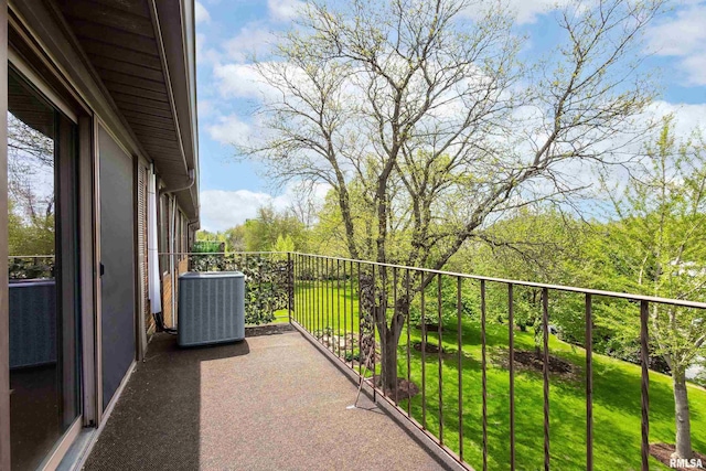 1360 Kimberly Ridge Rd Unit 309, Bettendorf, IA 52722 - balcony featuring cooling unit
