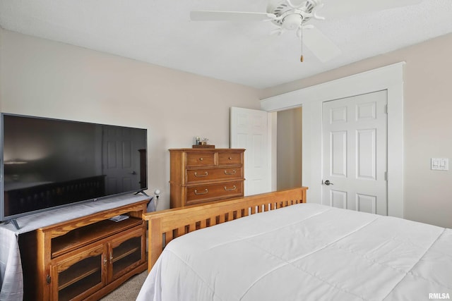 bedroom with a ceiling fan
