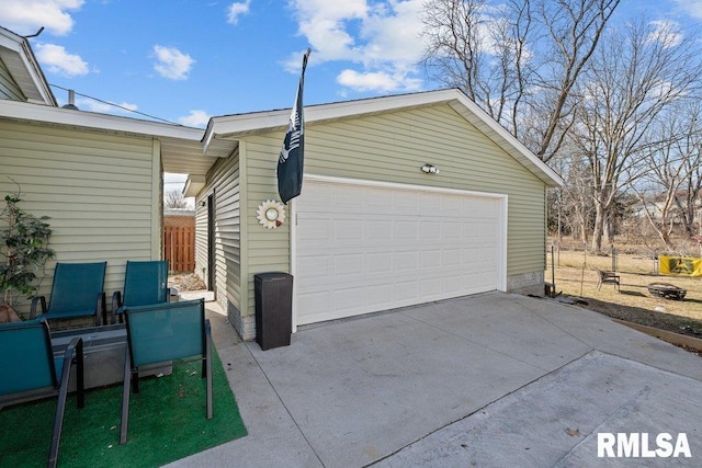 view of detached garage