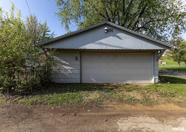 view of detached garage