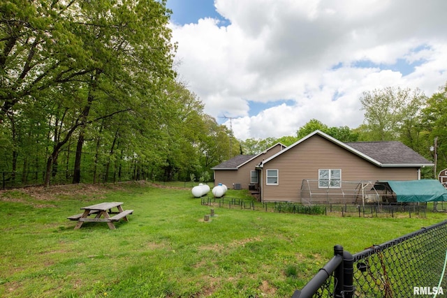 17503 N Woodlawn Ln, Woodlawn, IL 62898 - view of yard