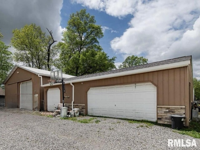 17503 N Woodlawn Ln, Woodlawn, IL 62898 - view of garage