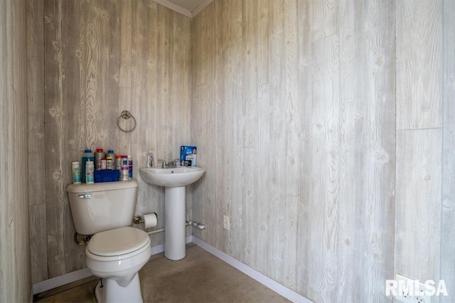 12 Old Marion Rd, West Frankfort, IL 62896 - half bath with toilet and baseboards