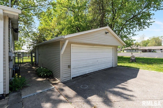 view of detached garage