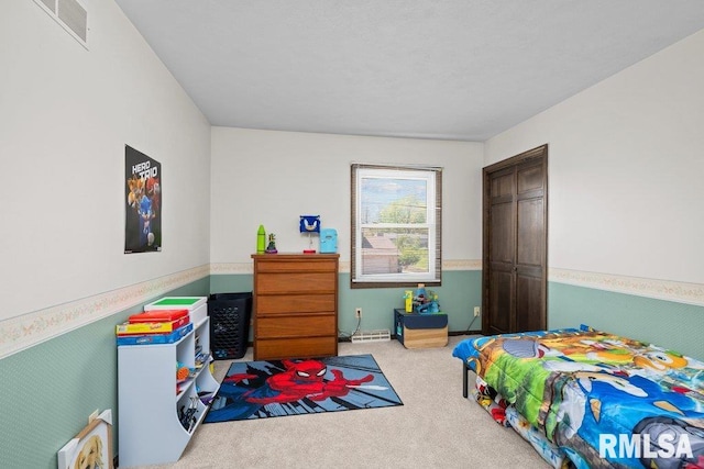 view of carpeted bedroom