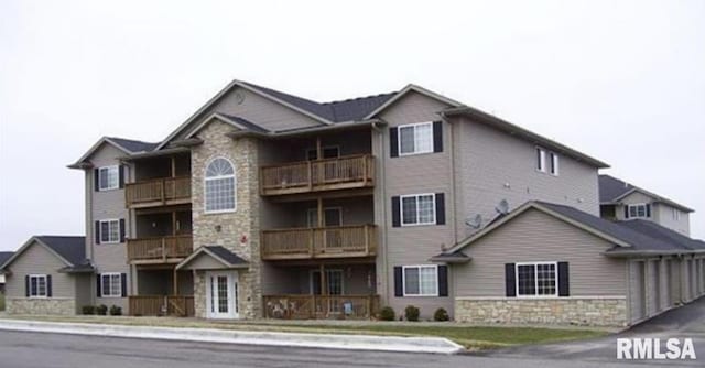 3205 S 16th Ave Unit 203, Eldridge, IA 52748 - view of building exterior