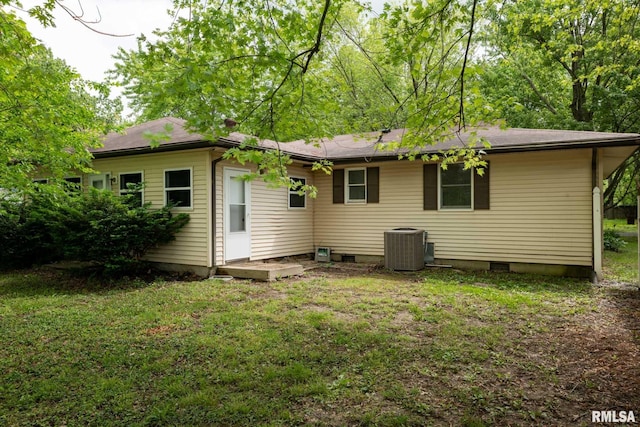 1401 Thomas St, Carterville, IL 62918 - back of house with a yard, crawl space, and cooling unit