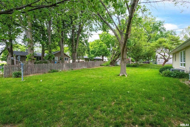 3816 Woodland Ct, Davenport, IA 52807 - view of yard