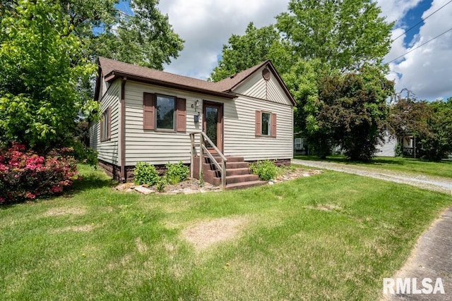 613 N 29th St, Herrin, IL 62948 - view of front of house with a front yard and roof with shingles