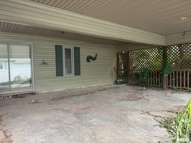 501 N Commercial St, Benton, IL 62812 - view of patio
