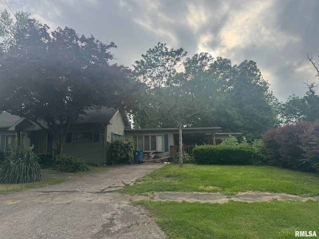 501 N Commercial St, Benton, IL 62812 - single story home with a front lawn
