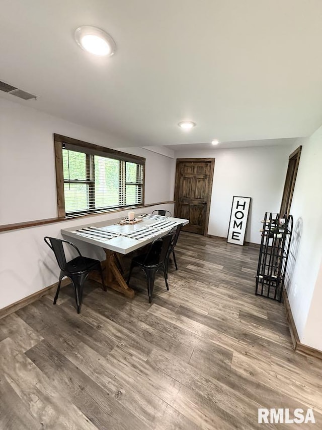 285 Twin Lake, Springs Lake, Anna, IL 62906 - dining space featuring wood finished floors, baseboards, and recessed lighting