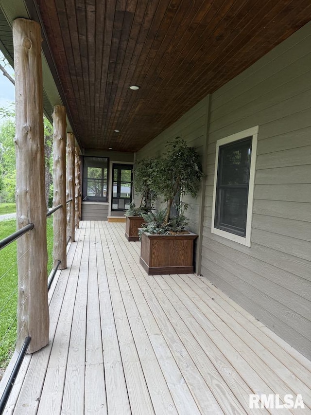 285 Twin Lake, Springs Lake, Anna, IL 62906 - view of wooden deck