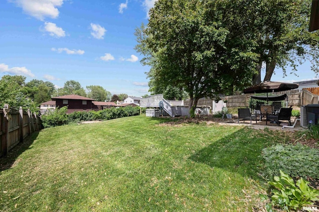2512 W 45th St, Davenport, IA 52806 - view of yard with a patio