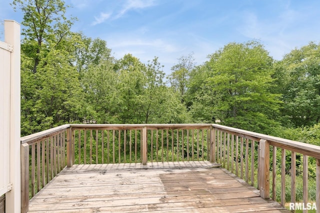 725 Cox Ct, Le Claire, IA 52753 - view of deck