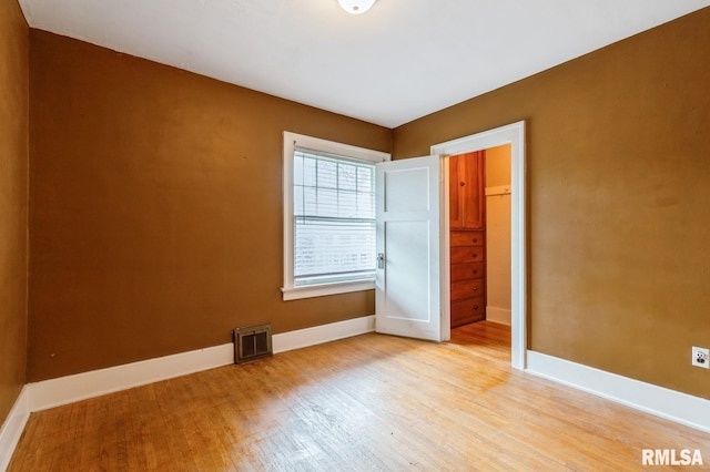 2505 Iowa St, Davenport, IA 52803 - unfurnished room with light wood-type flooring and baseboards